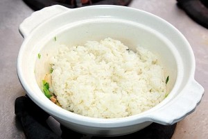 用砂锅烧饭更香Q米饭要煮得好吃就靠4诀窍 用砂锅烧饭更香Q米饭要煮得好吃就靠4诀窍