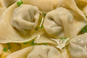 一个星期里总有七八天在吃馄饨