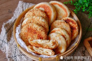 酥到掉渣的烧饼平底锅就能做每次一斤面咸香酥脆出锅必光