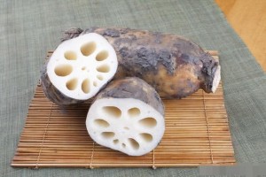 为什么莲藕煮了会变紫有人说被药水泡过速看本相 为什么莲藕煮了会变紫有人说被药水泡过速看本相