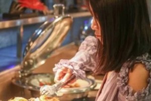 去吃自助餐时这4种食物别再拿了你选的越多服务员越笑你傻 去吃自助餐时这4种食物别再拿了你选的越多服务员越笑你傻