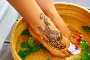 睡前坚持用艾叶水泡脚一段时间后这些改变或许悄然找上你 睡前坚持用艾叶水泡脚一段时间后这些改变或许悄然找上你