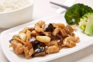 香菇滑鸡不炒不煮养分好吃香菇马铃薯美味可口很是下饭 香菇滑鸡不炒不煮养分好吃香菇马铃薯美味可口很是下饭