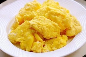 这盘鸡蛋竟是水炒的不加1滴油太新鲜儿子吃得太上瘾 这盘鸡蛋竟是水炒的不加1滴油太新鲜儿子吃得太上瘾