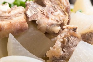 炖羊肉之前记住多加一步炖出的羊肉汤奶白色 炖羊肉之前记住多加一步炖出的羊肉汤奶白色