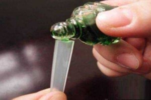 毫不起眼的风油精竟能治5种病风油精的五大妙用您知道几个 毫不起眼的风油精竟能治5种病风油精的五大妙用您知道几个